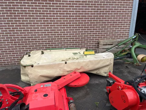 Krone 220 met kneuzer